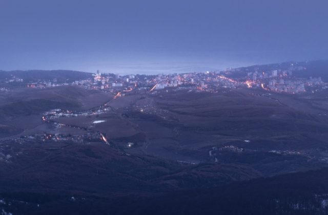 Вид на вечернюю большую Алушту
